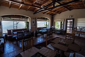 Avenida Snowcap Retreat