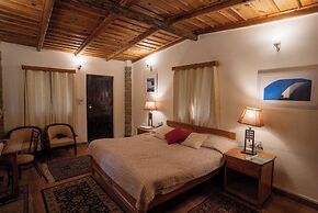 Avenida Snowcap Retreat