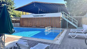 Minik Bi Otel