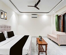 Hotel O Sector 18 Noida