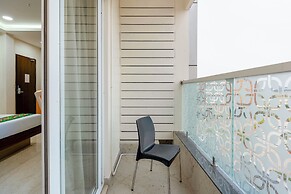 Treebo Premium Pine Tree Courtyard