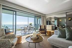Luxury Oceanfront Apt Reid s Gardens