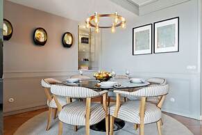 Luxury Oceanfront Apt Reid s Gardens