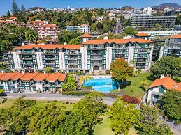 Luxury Oceanfront Apt Reid s Gardens