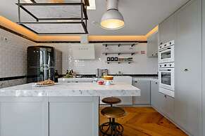 Luxury Oceanfront Apt Reid s Gardens