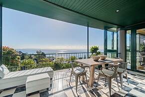 Luxury Oceanfront Apt Reid s Gardens
