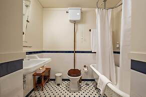 Luxury Oceanfront Apt Reid s Gardens