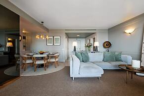 Luxury Oceanfront Apt Reid s Gardens