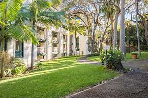 Luxury Oceanfront Apt Reid s Gardens