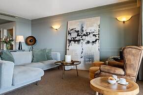 Luxury Oceanfront Apt Reid s Gardens