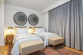 Luxury Oceanfront Apt Reid s Gardens