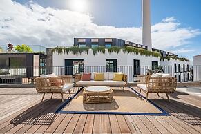 Jacuzzi Terrace Pool at Savoy Insular