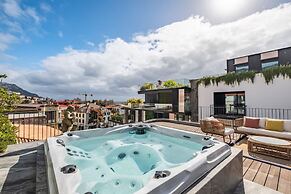 Jacuzzi Terrace Pool at Savoy Insular