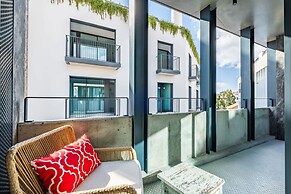 Jacuzzi Terrace Pool at Savoy Insular