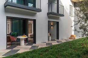 Infinity Pool Private Patio Oasis Savoy Insular