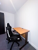 2 Bed Flat - Sleeps 4 - Parking - Wifi