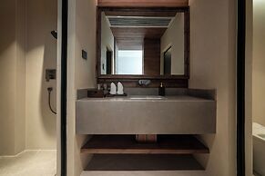 Shangri-La Homestay Designer B&B