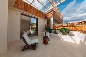 Shangri-La Homestay Designer B&B