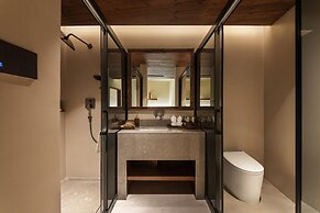 Shangri-La Homestay Designer B&B