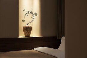Shangri-La Homestay Designer B&B