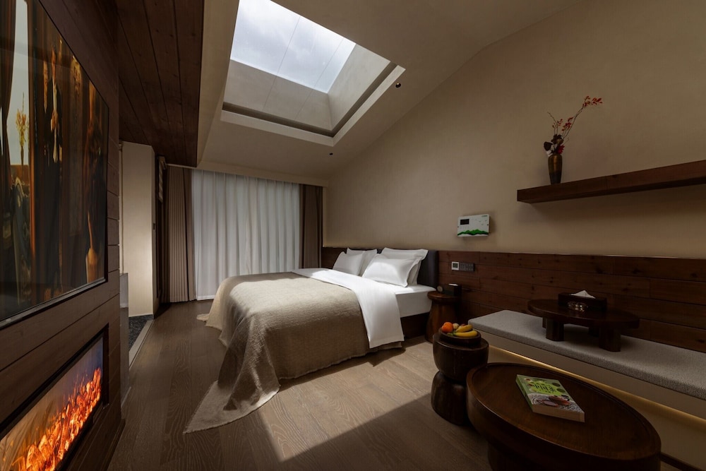 Shangri-La Homestay Designer B&B