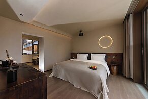 Shangri-La Homestay Designer B&B