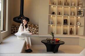 Shangri-La Homestay Designer B&B