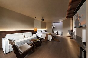 Shangri-La Homestay Designer B&B