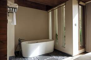 Shangri-La Homestay Designer B&B
