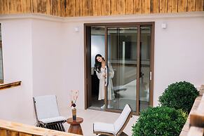 Shangri-La Homestay Designer B&B