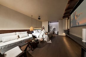 Shangri-La Homestay Designer B&B