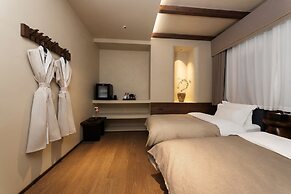 Shangri-La Homestay Designer B&B