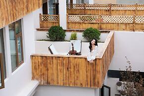 Shangri-La Homestay Designer B&B
