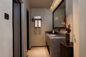Shangri-La Homestay Designer B&B