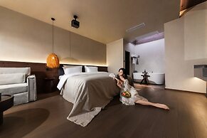 Shangri-La Homestay Designer B&B