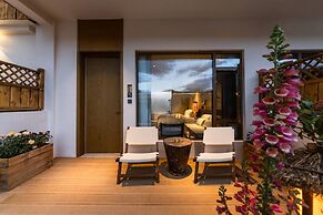 Shangri-La Homestay Designer B&B