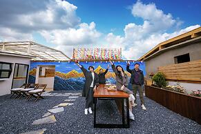 Shangri-La Homestay Designer B&B