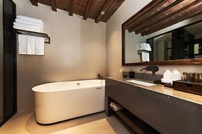 Shangri-La Homestay Designer B&B