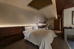 Shangri-La Homestay Designer B&B