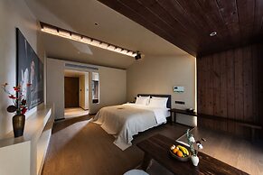Shangri-La Homestay Designer B&B