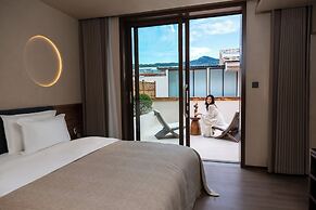 Shangri-La Homestay Designer B&B
