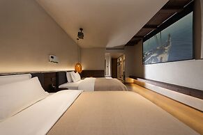 Shangri-La Homestay Designer B&B