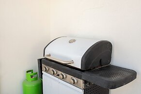 Modern & Spacious 3BD Apt With Terrace