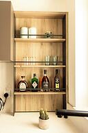 Modern & Spacious 3BD Apt With Terrace