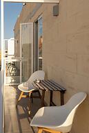 Modern & Spacious 3BD Apt With Terrace
