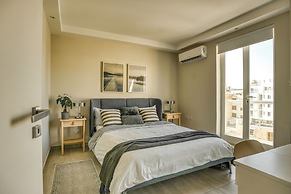 Modern & Spacious 3BD Apt With Terrace