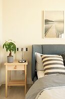 Modern & Spacious 3BD Apt With Terrace