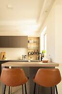 Modern & Spacious 3BD Apt With Terrace