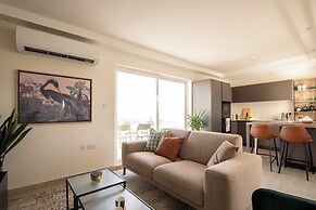 Modern & Spacious 3BD Apt With Terrace