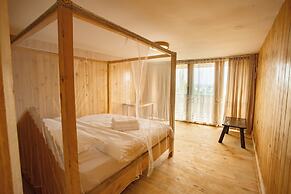 Eagle View Farm & Lake Retreat